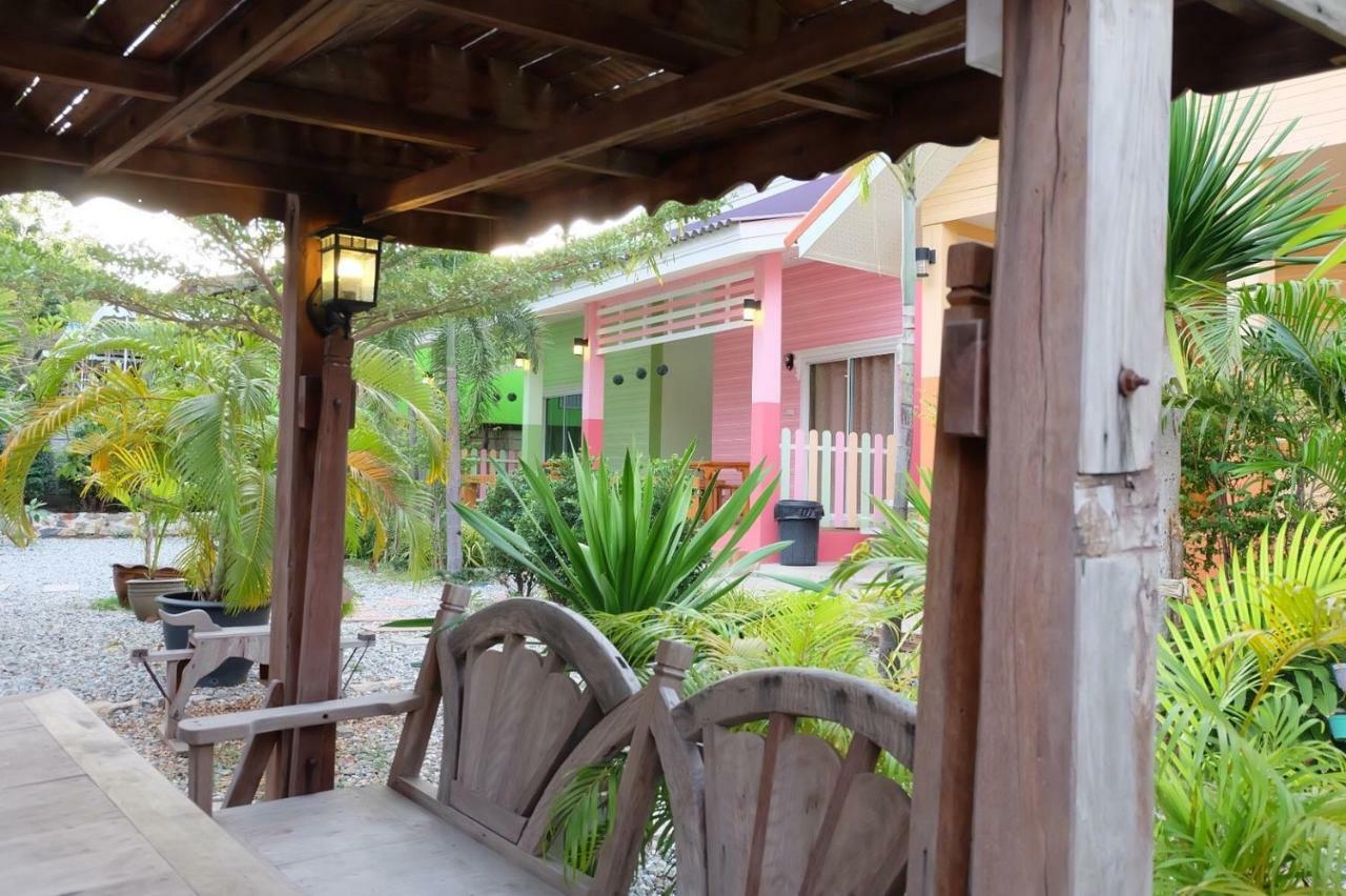 Thippawan Bungalow Ko Si Chang Exterior foto